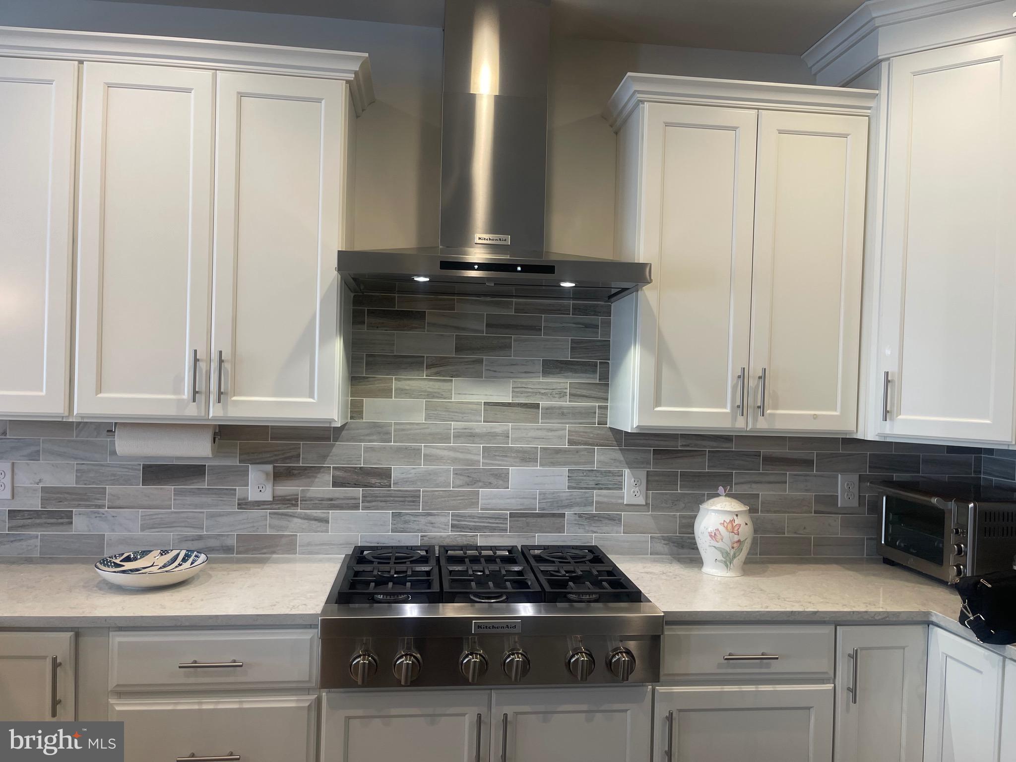 ENCLAVE AT ELLIS PRE - Residential