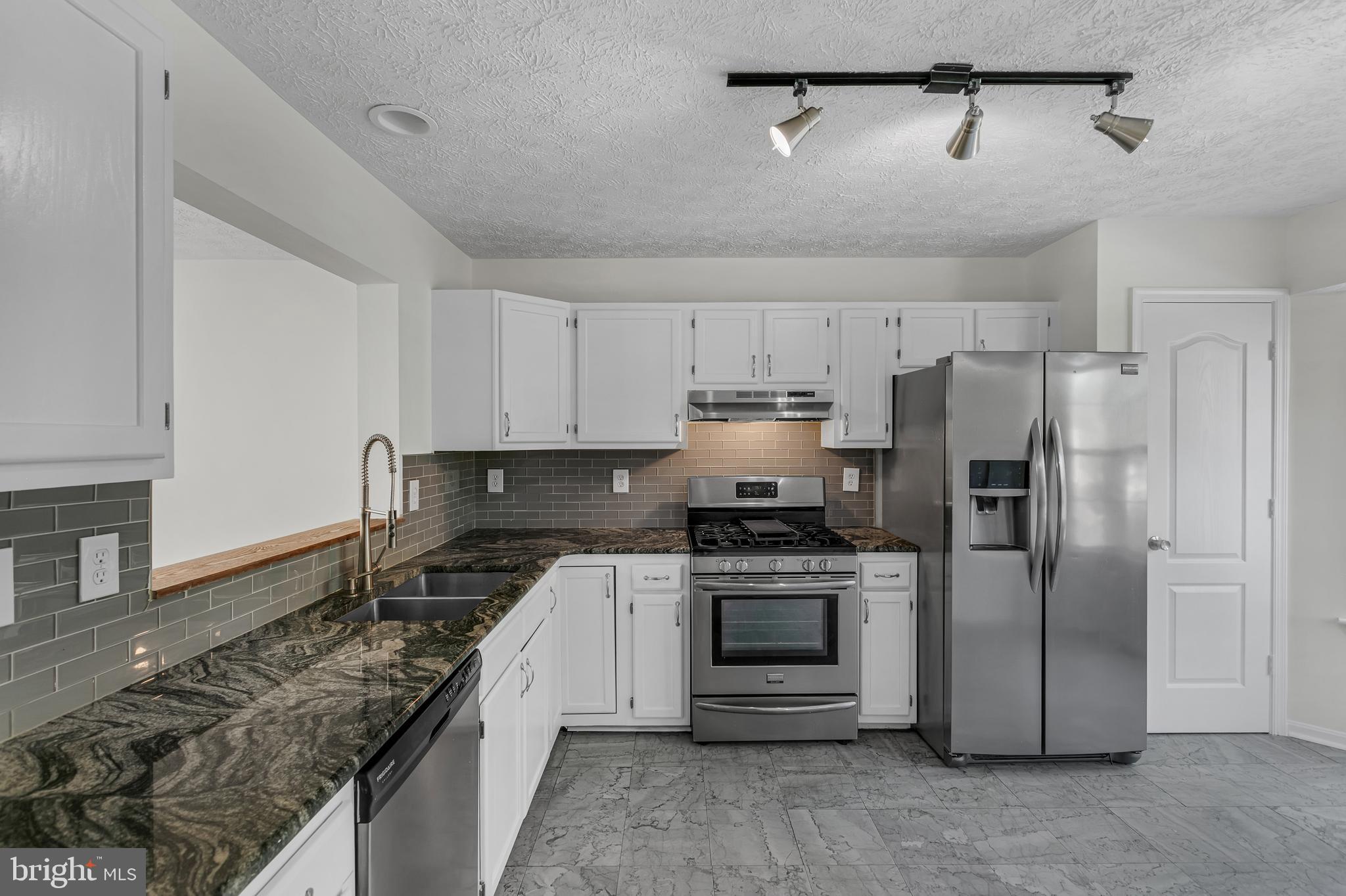 LARGO TOWN CENTER - Residential