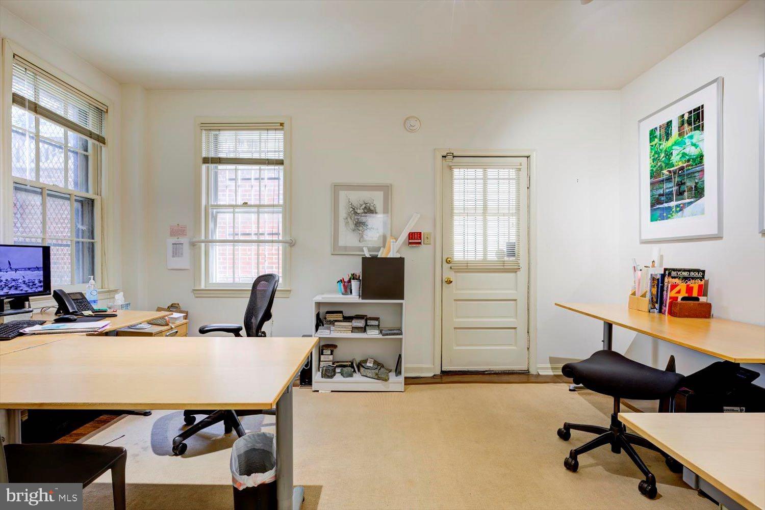 CAPITOL HILL - Commercial Sale