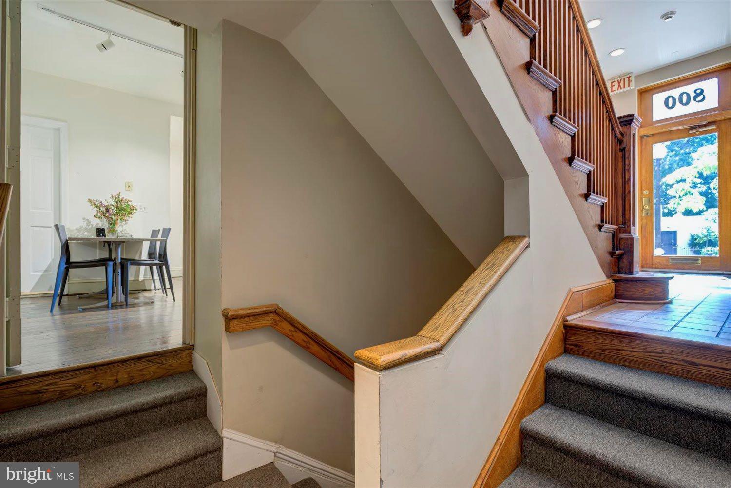 CAPITOL HILL - Commercial Sale