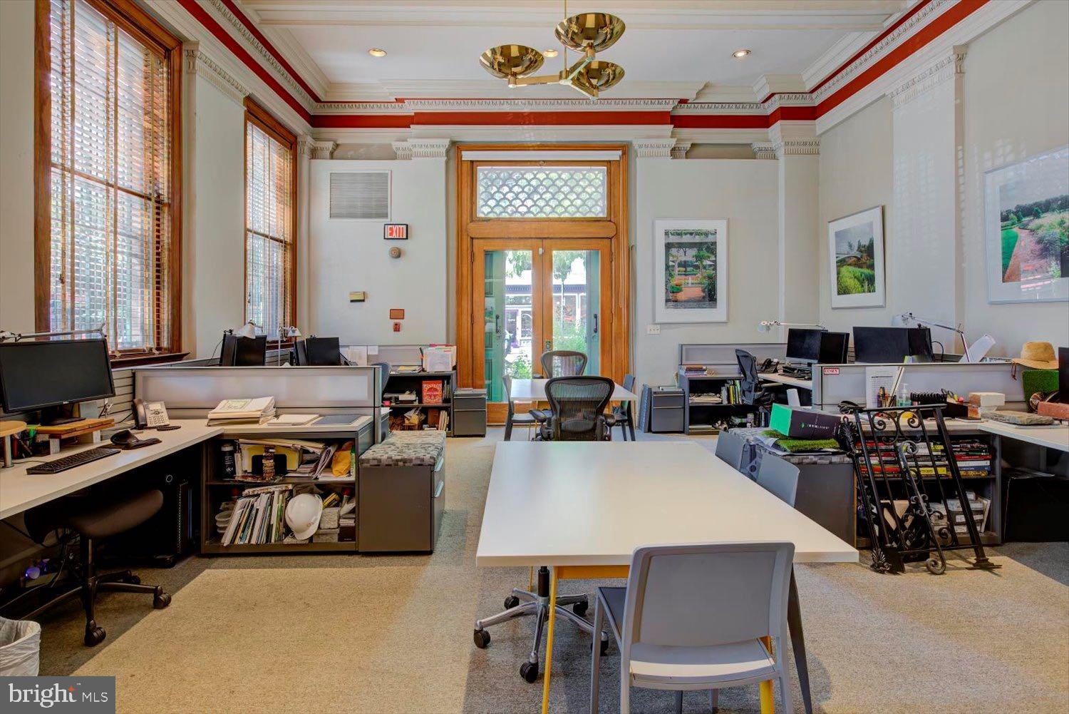 CAPITOL HILL - Commercial Sale