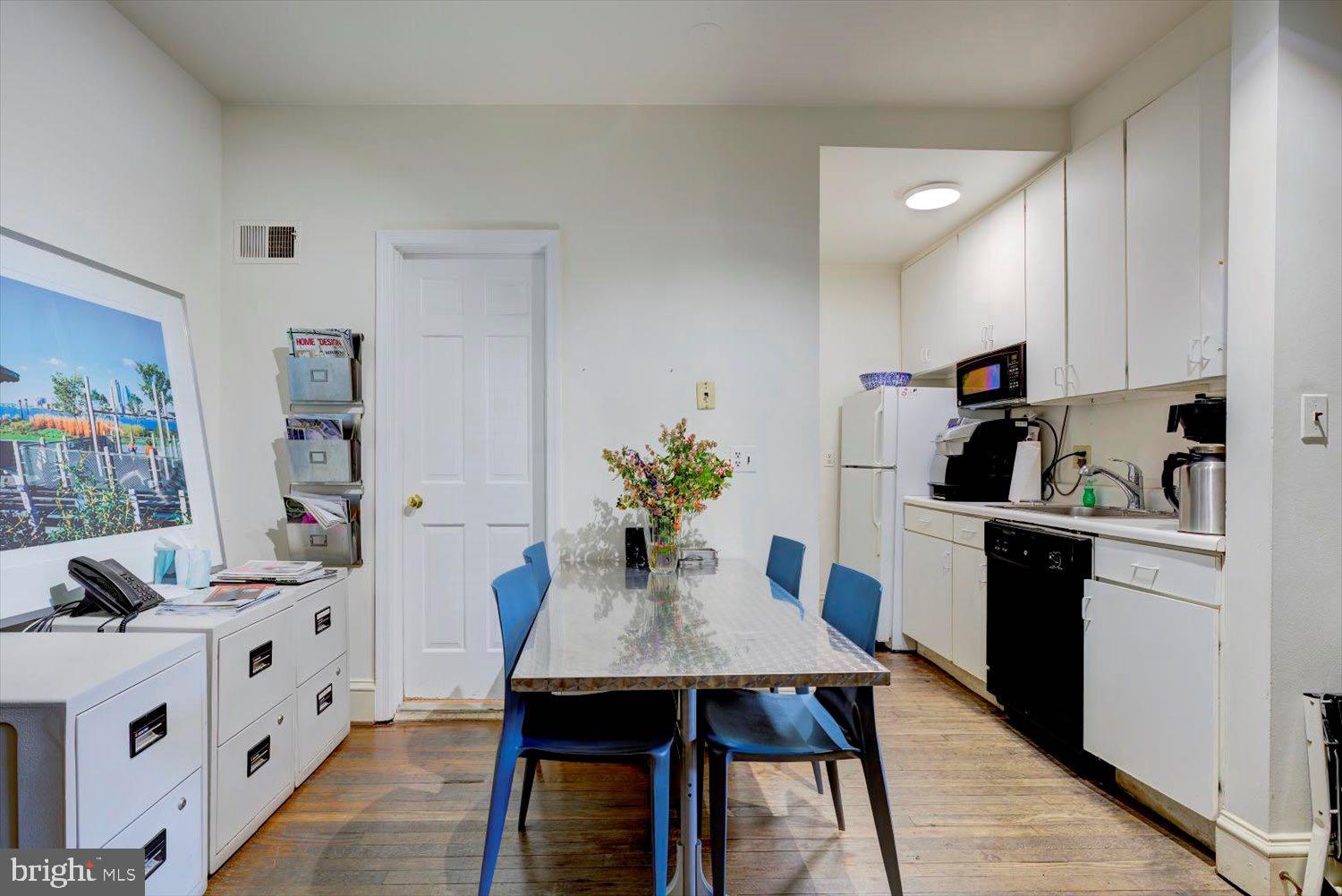 CAPITOL HILL - Commercial Sale