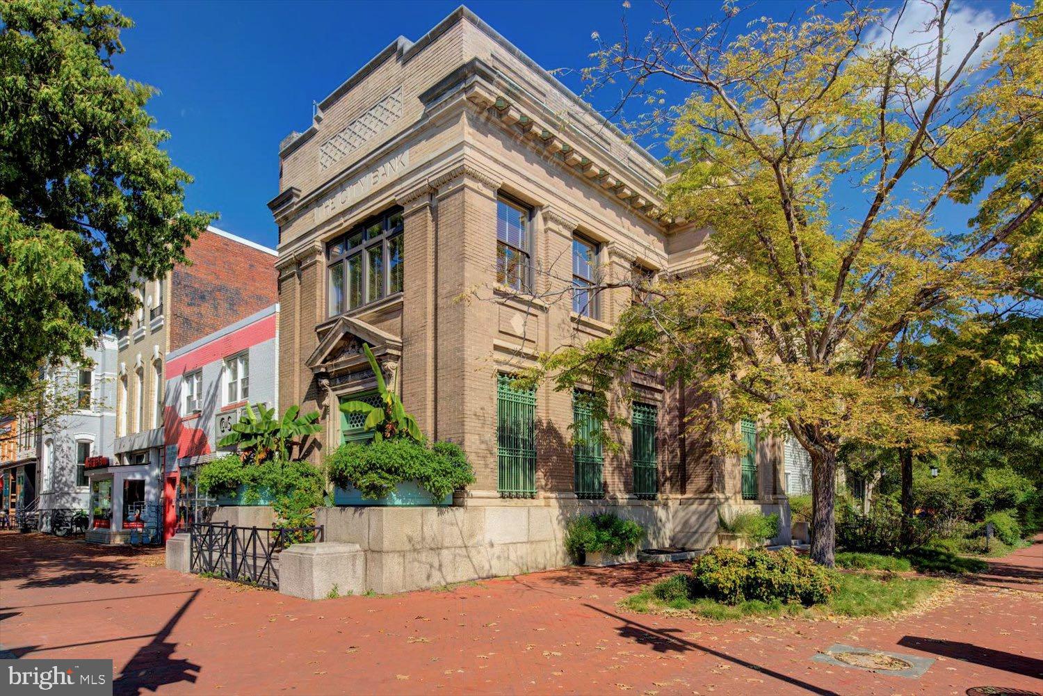 CAPITOL HILL - Commercial Sale