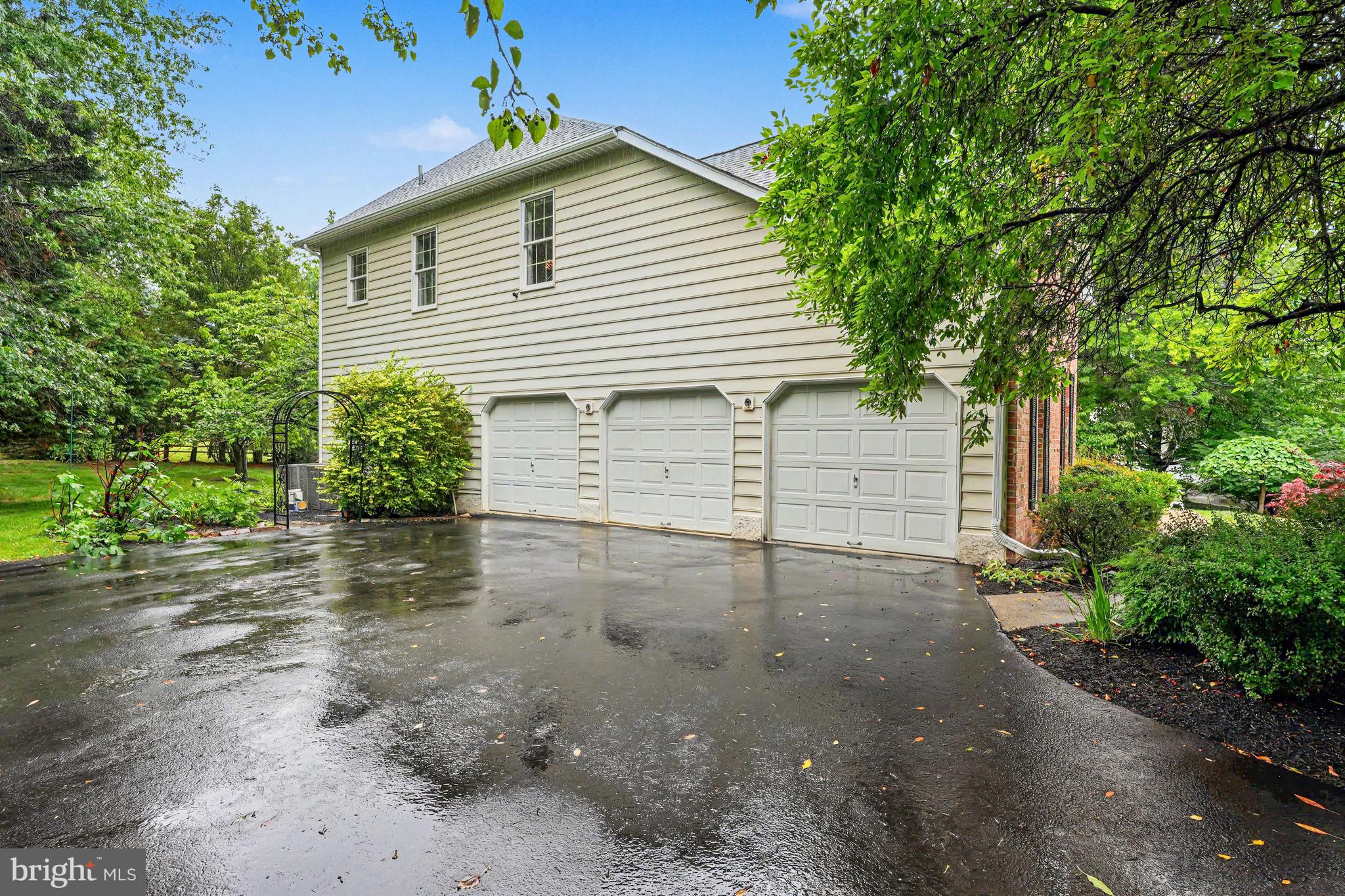 183 PEMBROOKE CIRCLE