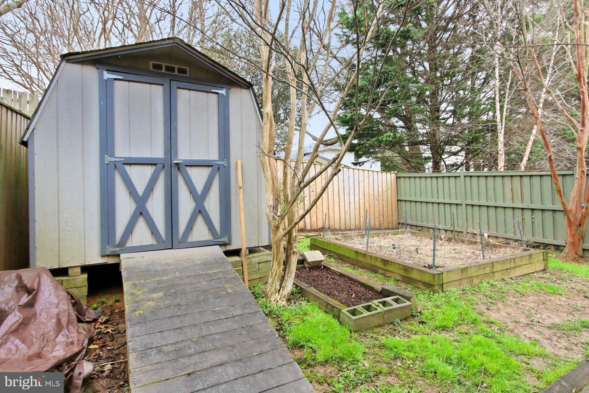 MONTOUR HEIGHTS - Residential