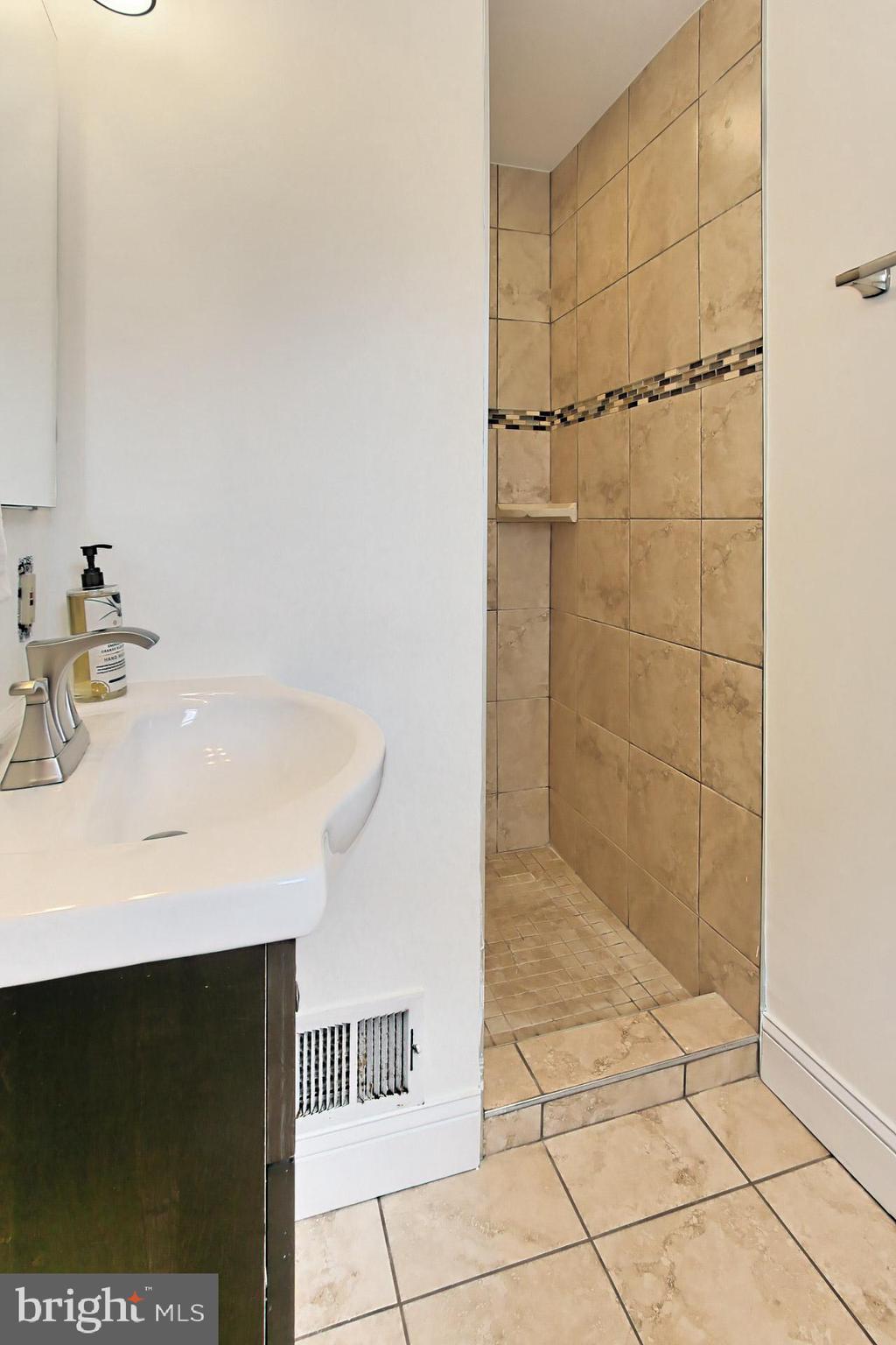 MONTOUR HEIGHTS - Residential