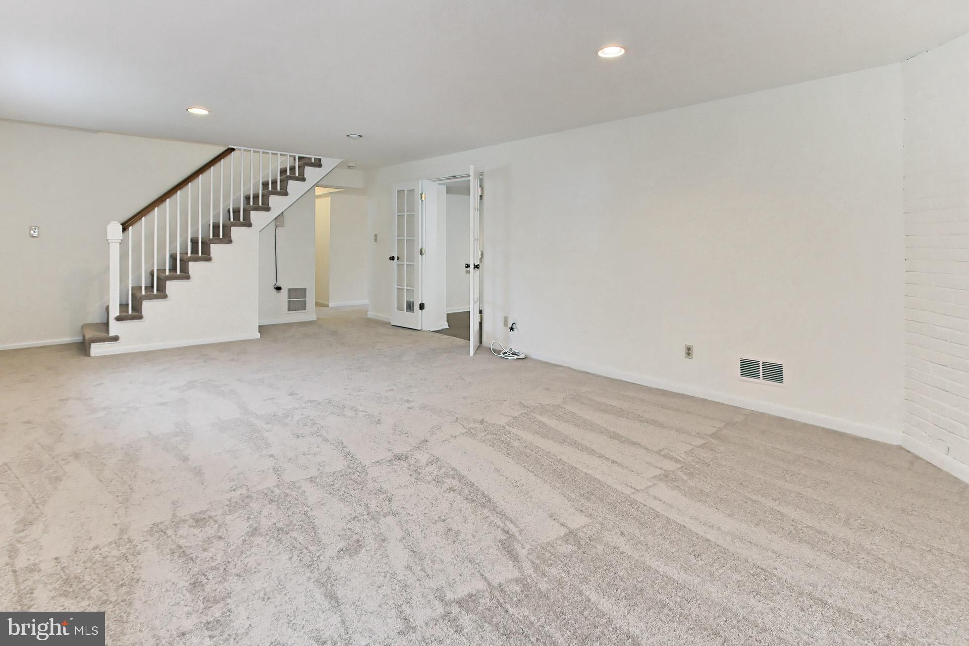 MONTOUR HEIGHTS - Residential