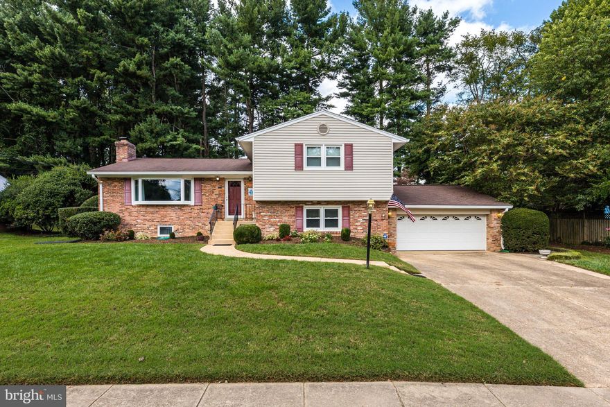 Smile as you walk in the door.  This is home.  Amazing location and more, This spacious Vienna/Tysons Corner area home on a cul-de-sac.  This home has been lovingly cared for and also improved where it matters most.  Wood floors on main and upper level, granite in the kitchen, great windows and natural light, upgraded stainless steel appliances, eat in kitchen, and great custom made screened in porch with cathedral ceiling, trex flooring, and ceiling fan. Not to mention over 3000 of finished SQFT.  This home has everything you need.  It is a great location, and a fabulous mix of space and utility.  Private back yard, where you can enjoy the screened in porch or the separate trex deck.  The home also has separate bedroom and bathroom in the lower level off the rec room/family room area.  This is great for guests, family or simply a great home office area.  Plus another level that can be more recreational area or tons of storage, or both.  Again, you've got it all with this home.  5 minute bike ride to either Tysons Corner or Maple avenue and the heart of Vienna.