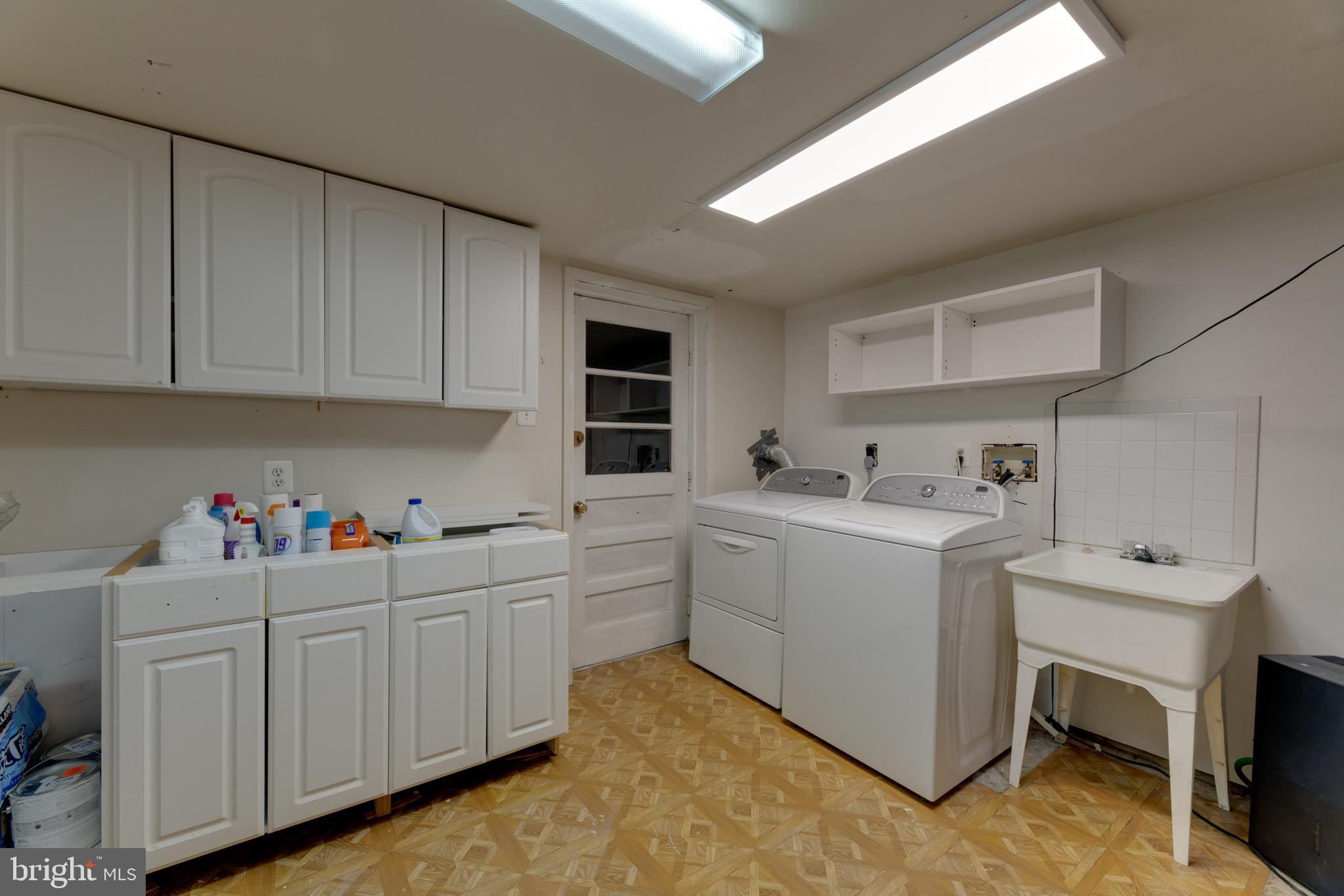 WESTWOOD MANOR - Residential