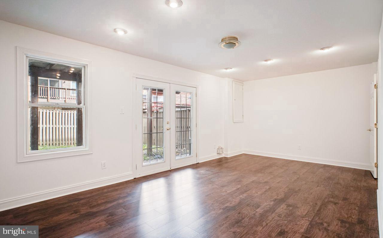 PARK GLEN HEIGHTS - Residential Lease