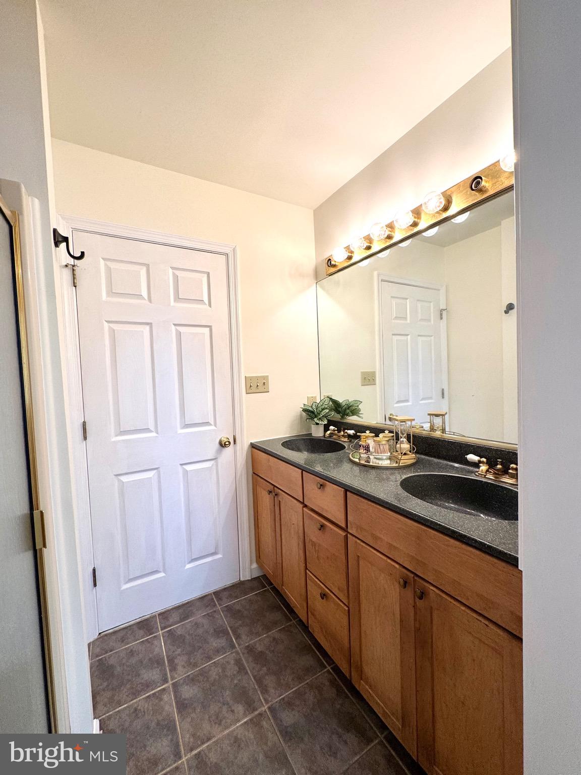 WHITE OAK - Residential