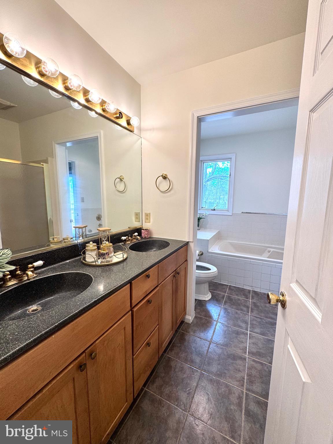 WHITE OAK - Residential