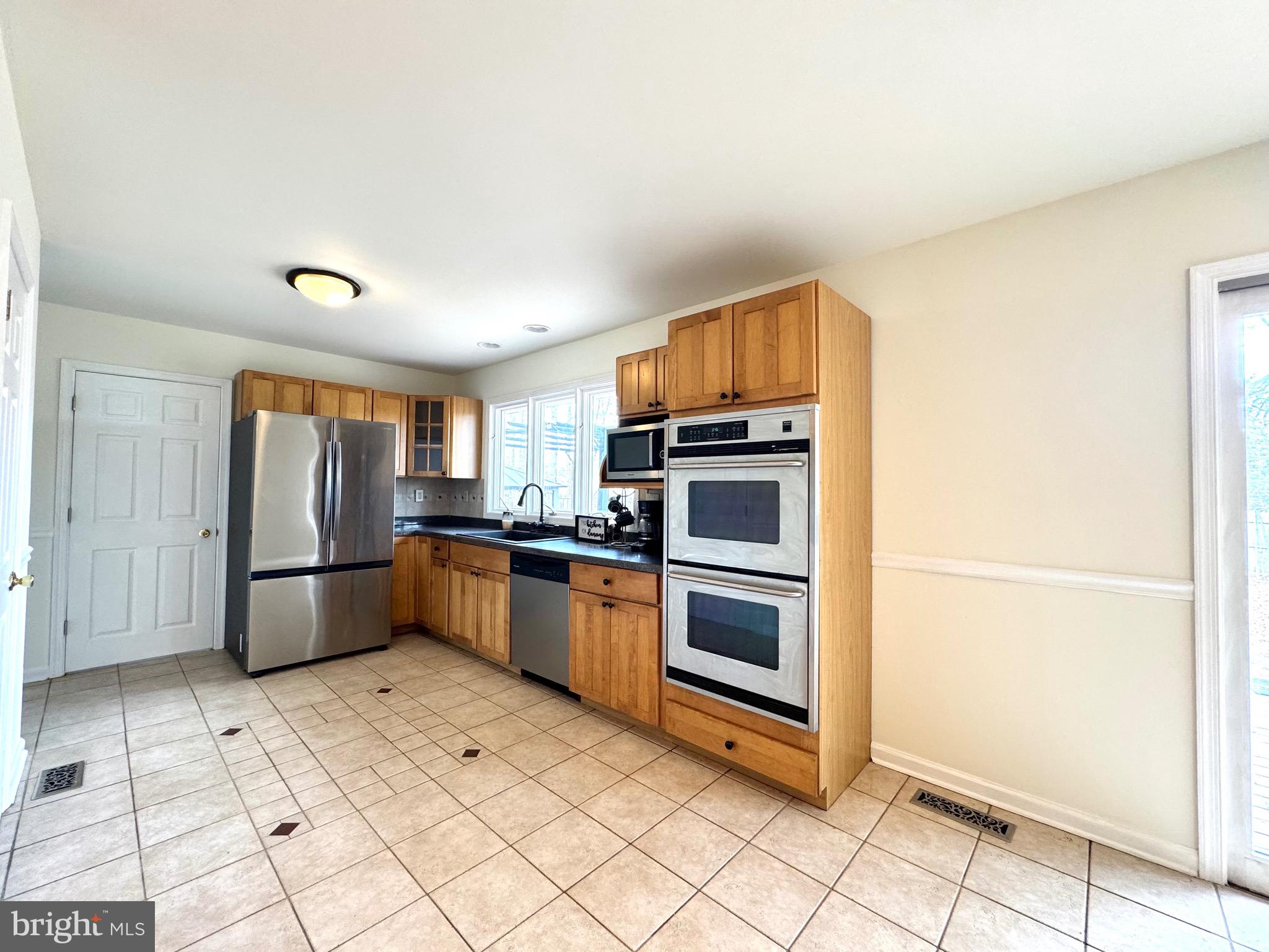 WHITE OAK - Residential