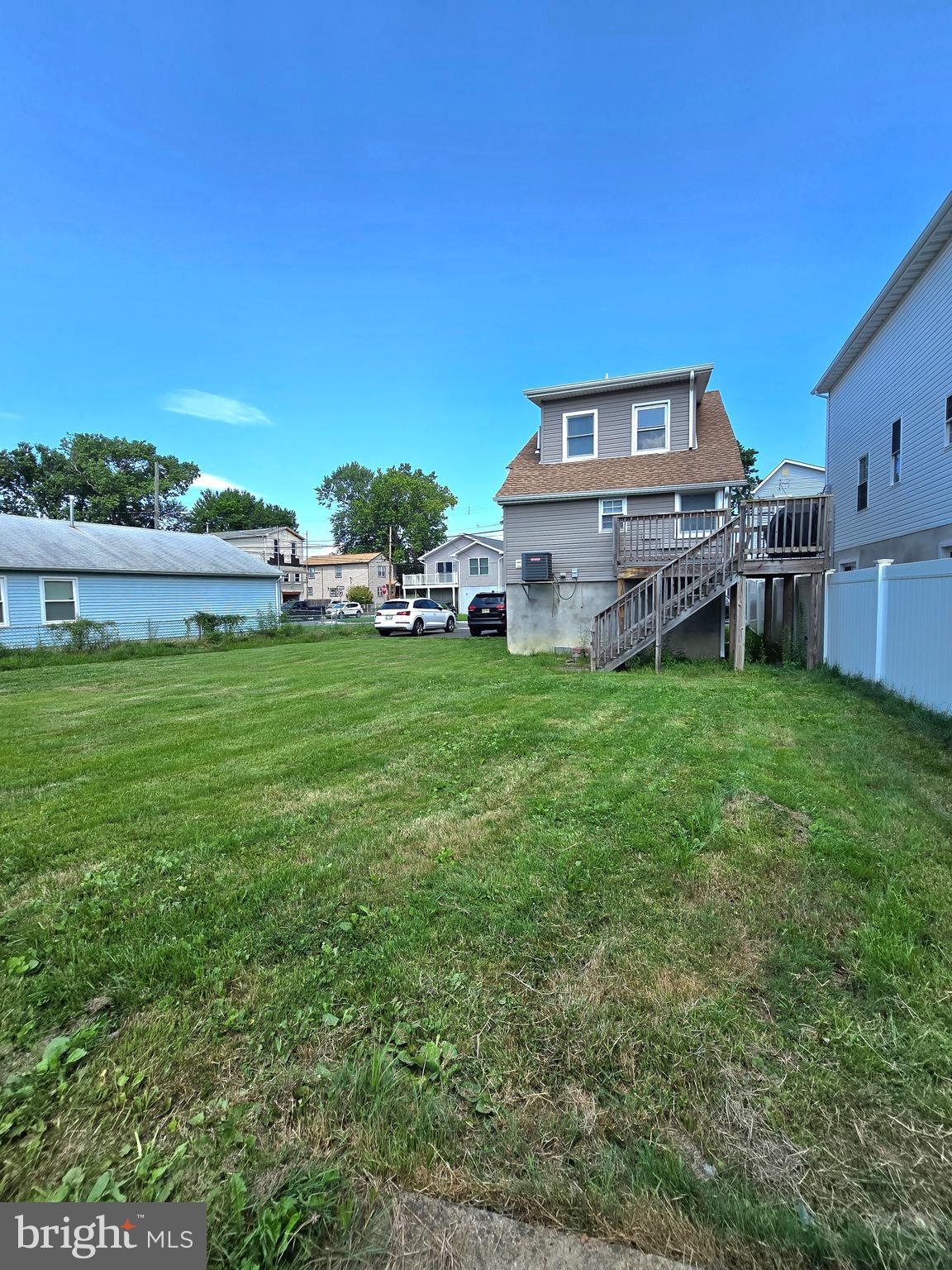 7 WOODSIDE AVENUE