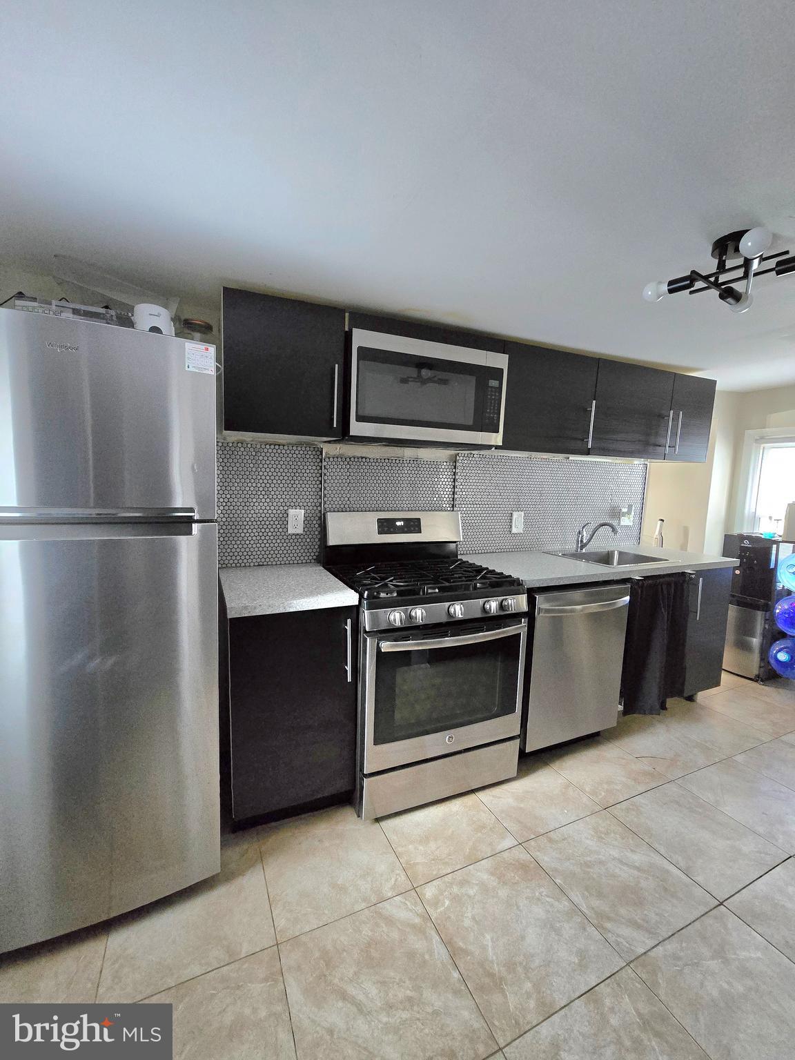 7 WOODSIDE AVENUE