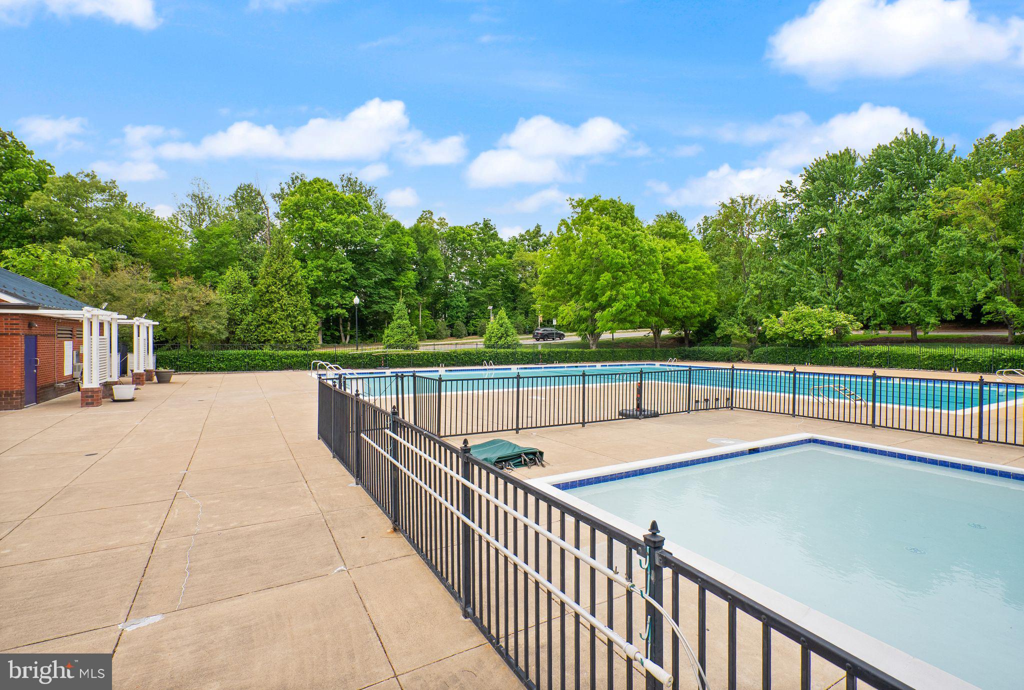 LOWES ISLAND - Residential