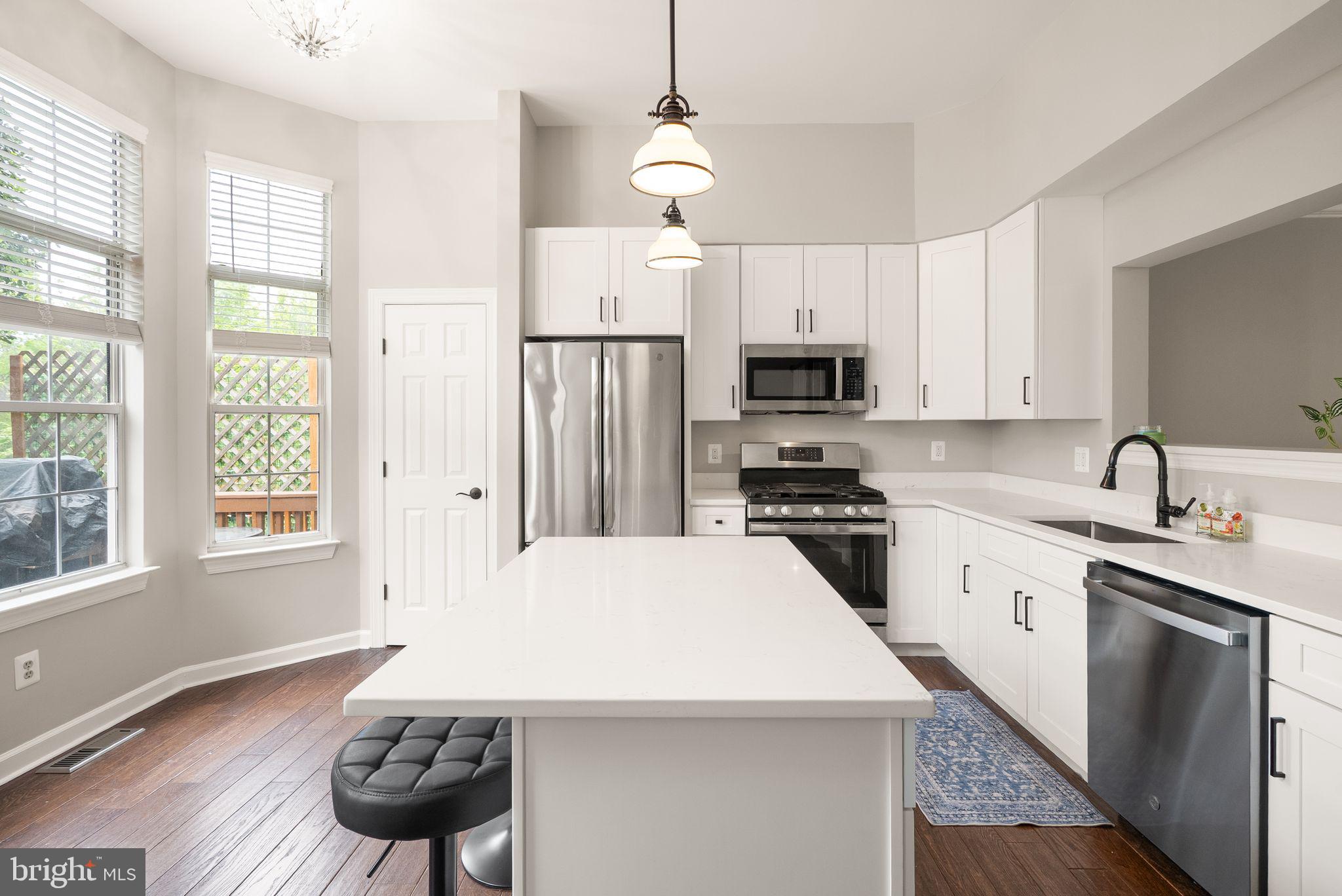 LOWES ISLAND - Residential