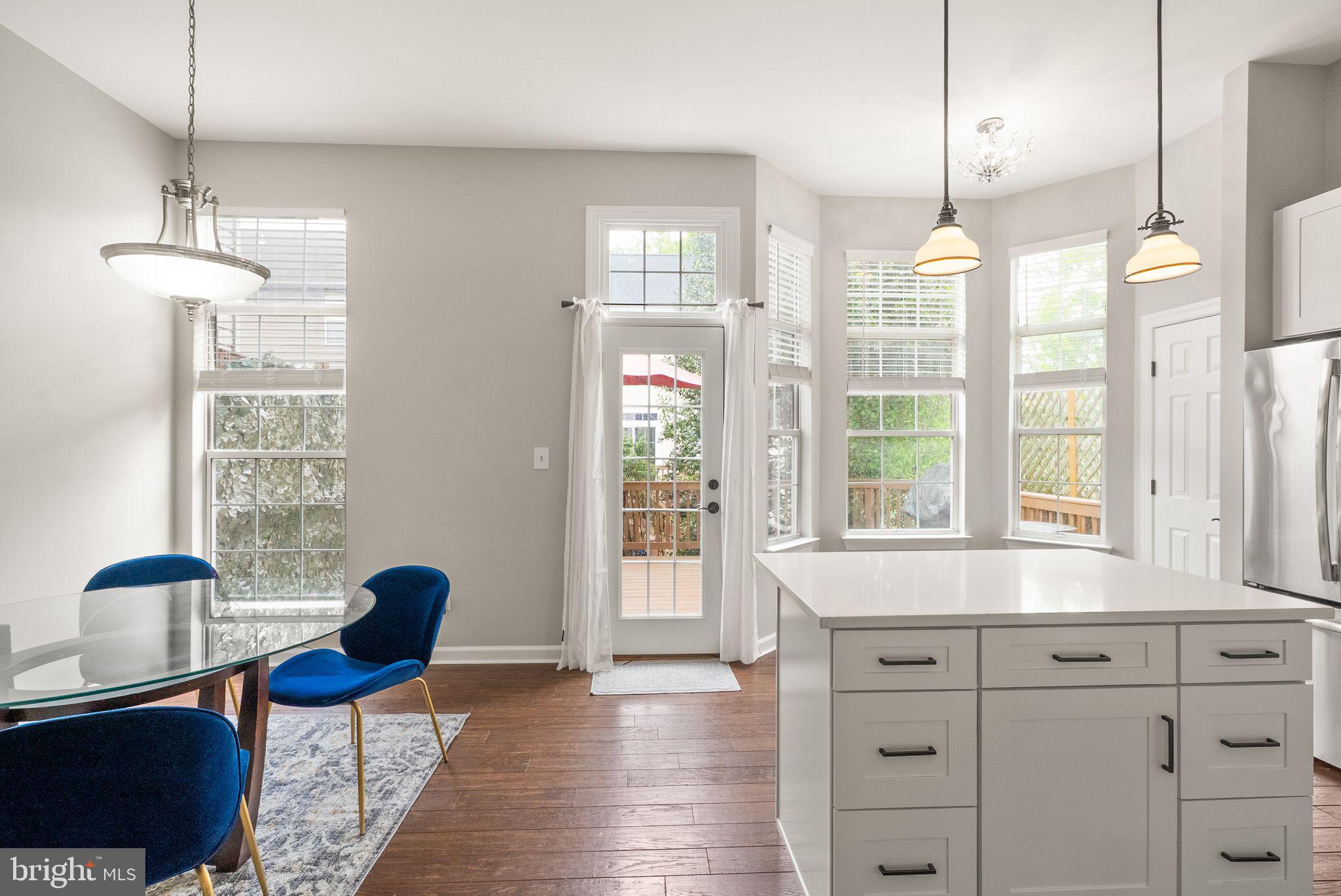 LOWES ISLAND - Residential