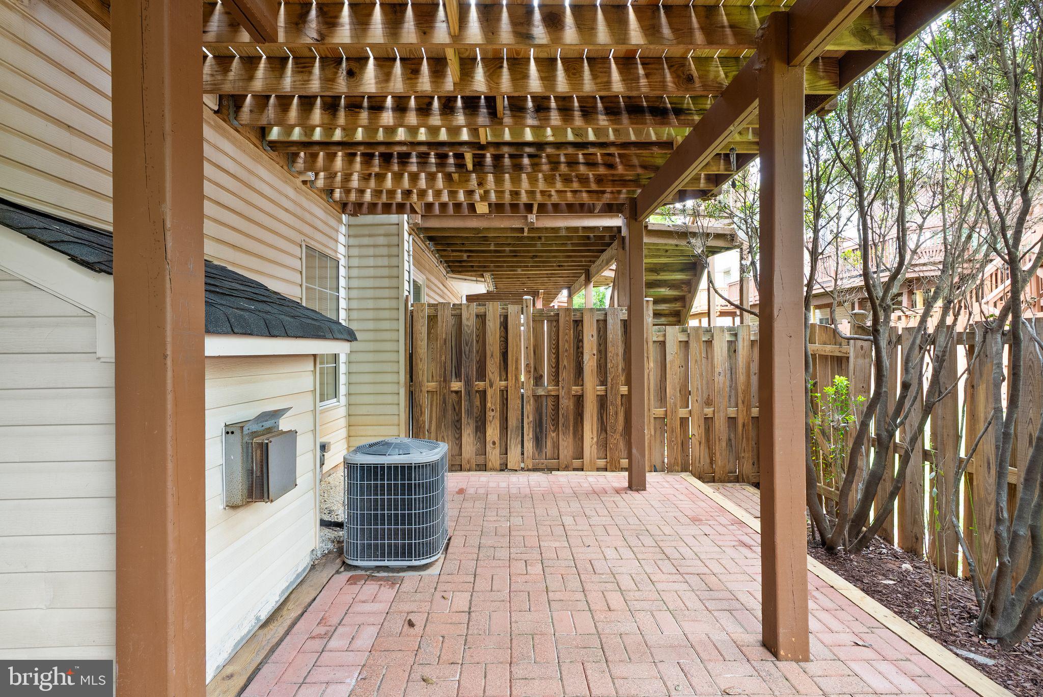 LOWES ISLAND - Residential