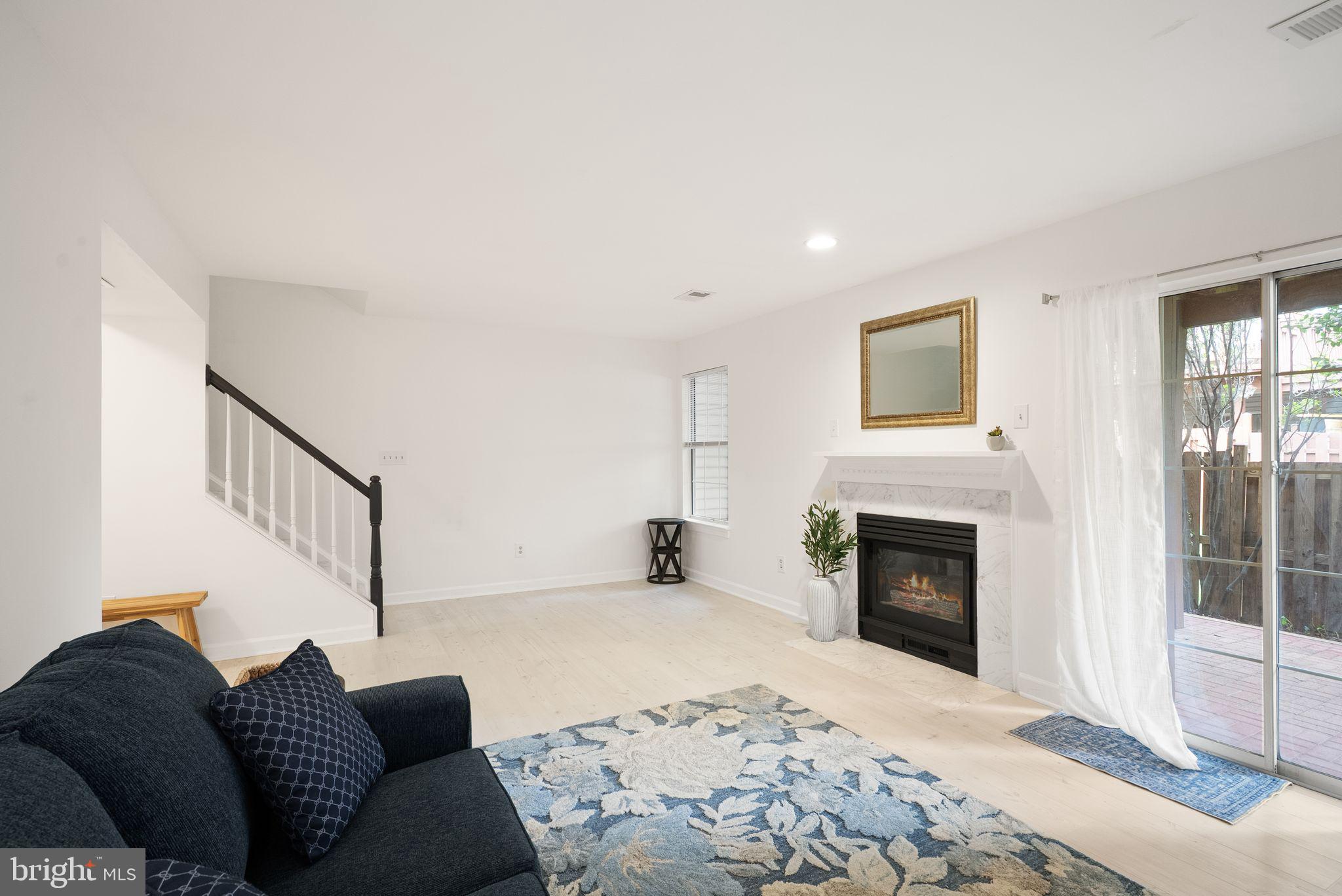 LOWES ISLAND - Residential