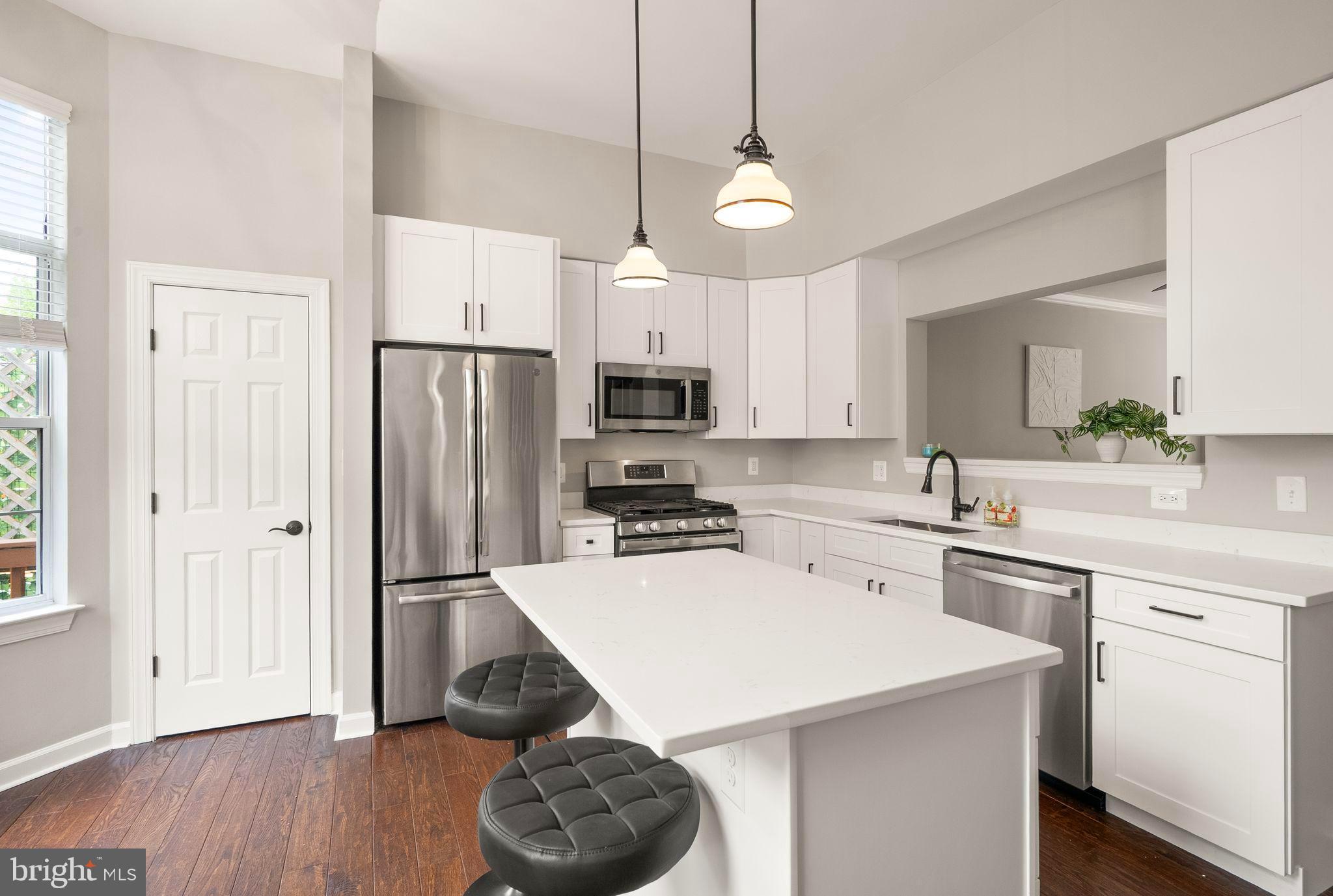 LOWES ISLAND - Residential