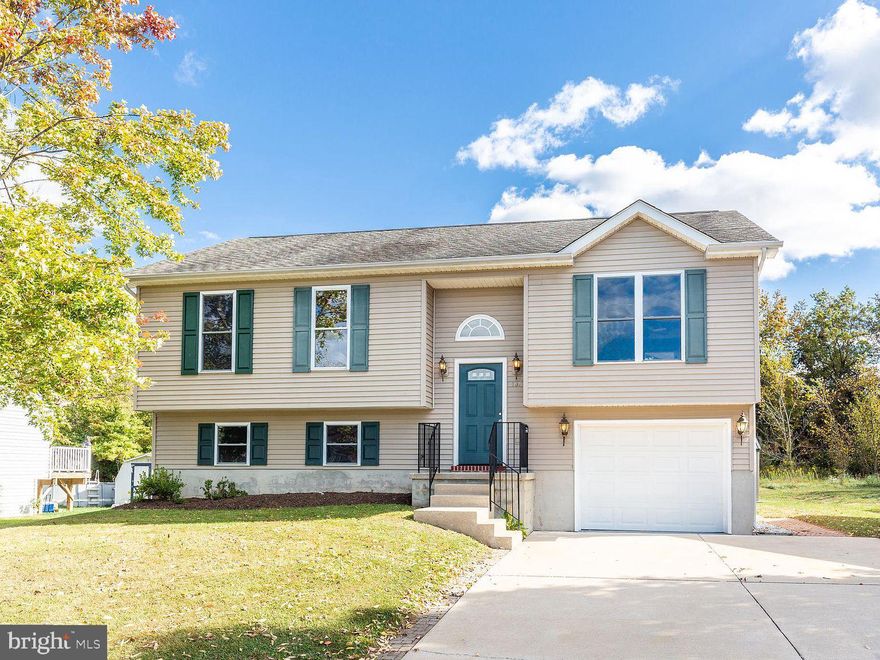 WONDERFUL RENOVATED SPLIT FOYER! LOT'S OF UPDATES INCLUDING NEW... LUXURY VINYL FLOORING ,GRANITE COUNTERS, STAINLESS STEEL APPLIANCES, HEATED SUNROOM. NOTHING TO DO BUT MOVE INTO THIS BEAUTY!!