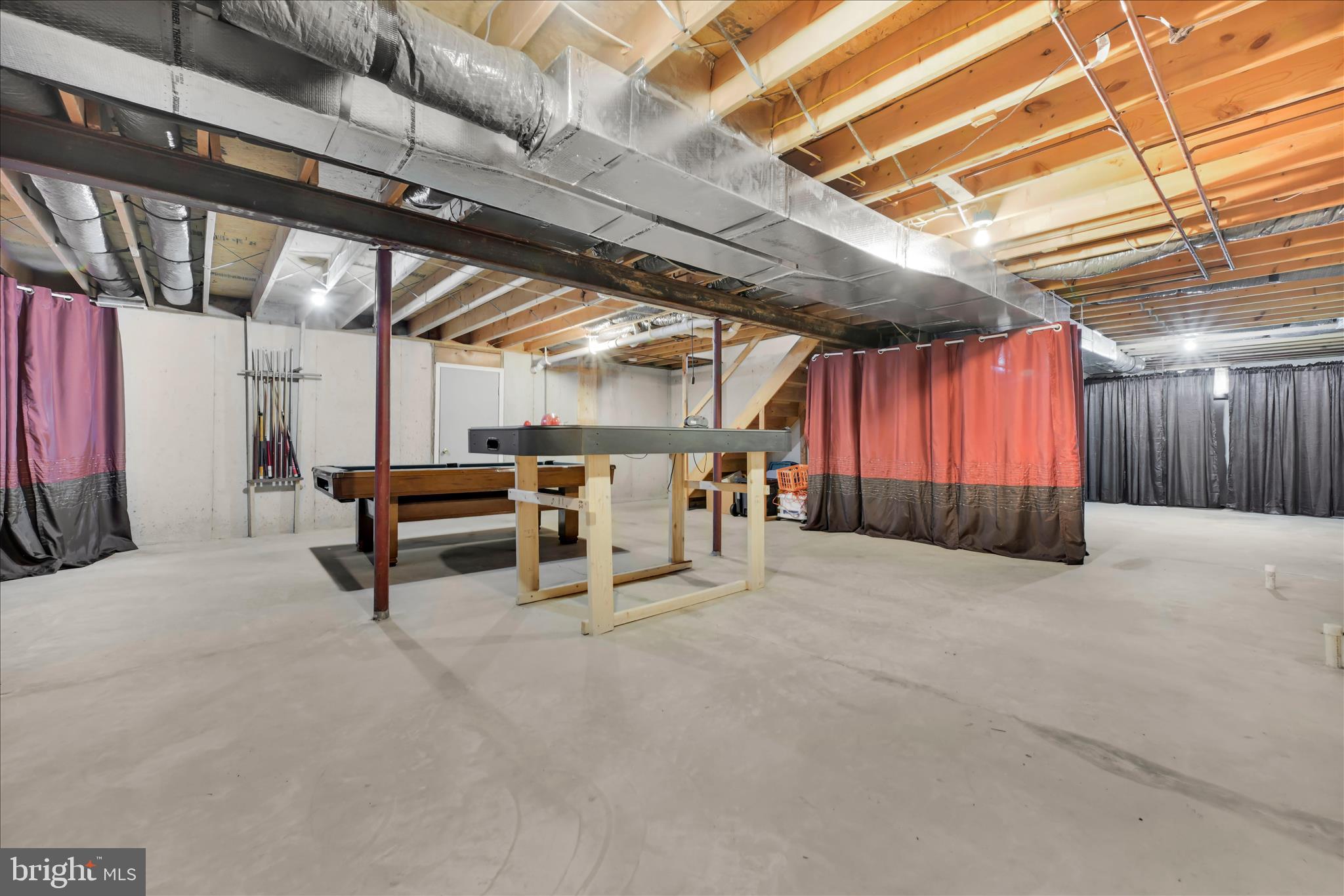 DEER LAKE - Residential