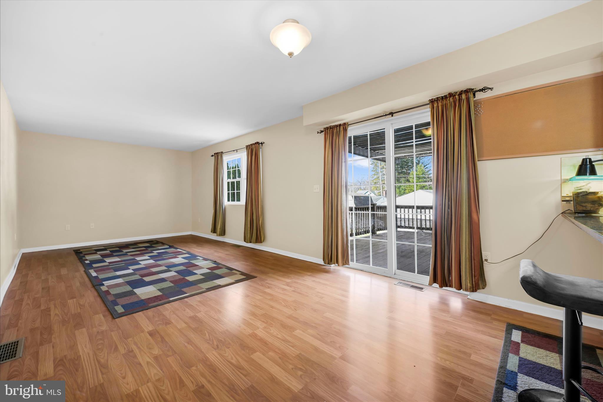 DEER LAKE - Residential