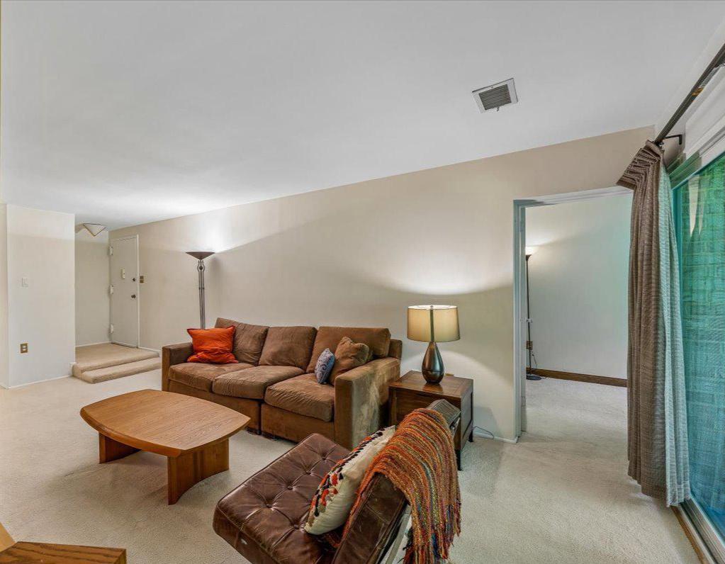 401 CHRISTOPHER AVENUE 33