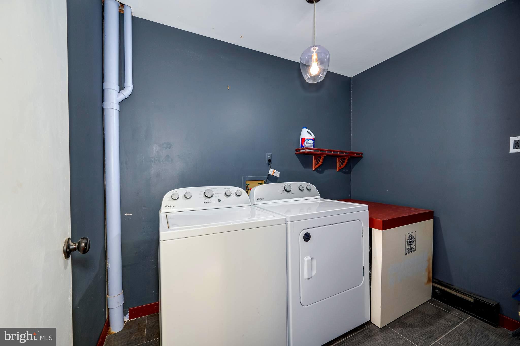 MIDDLE RIDGE ESTATES - Residential