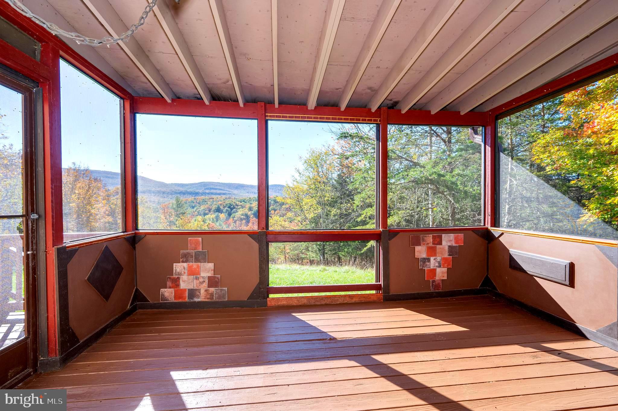 MIDDLE RIDGE ESTATES - Residential