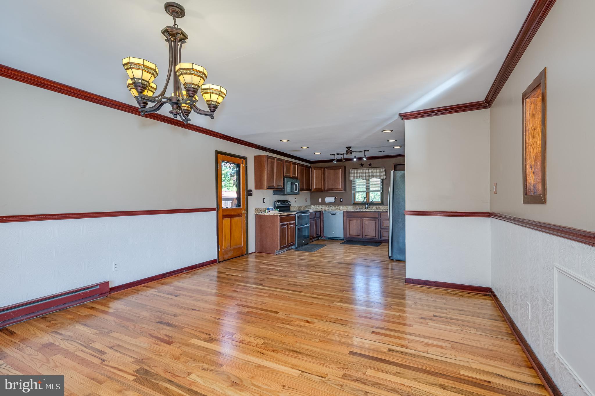 MIDDLE RIDGE ESTATES - Residential