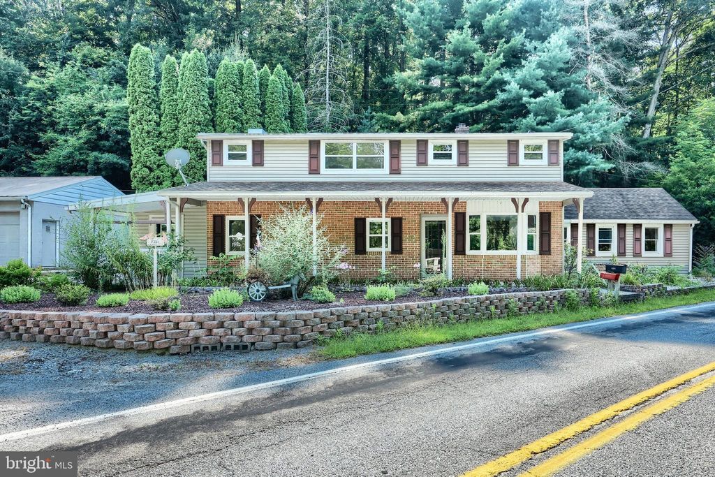 Photo of 6381 Glatfelters Station Road, SEVEN VALLEYS, PA 17360 (MLS # PAYK2087236)
