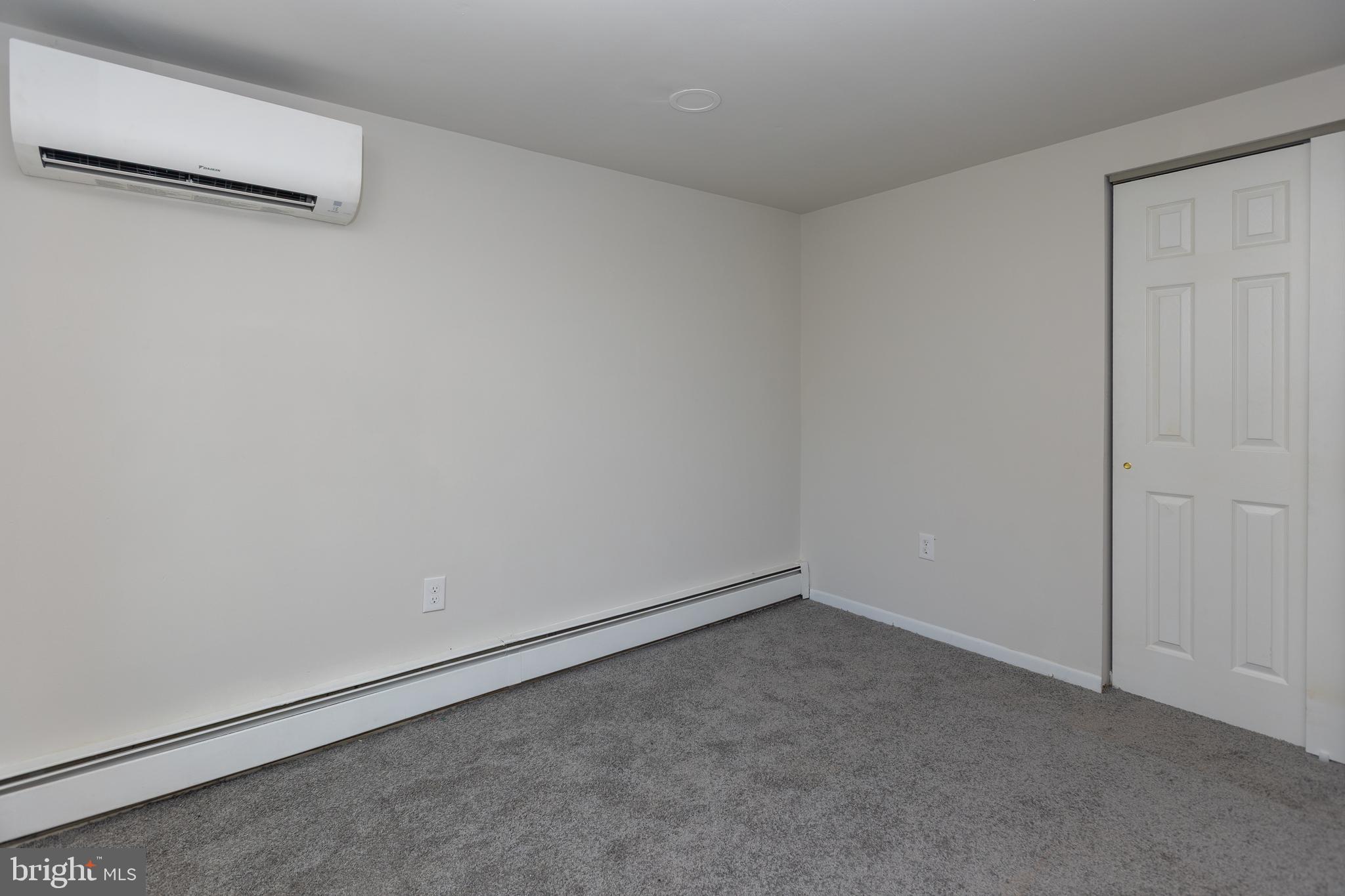 LEXINGTON COURT - Residential