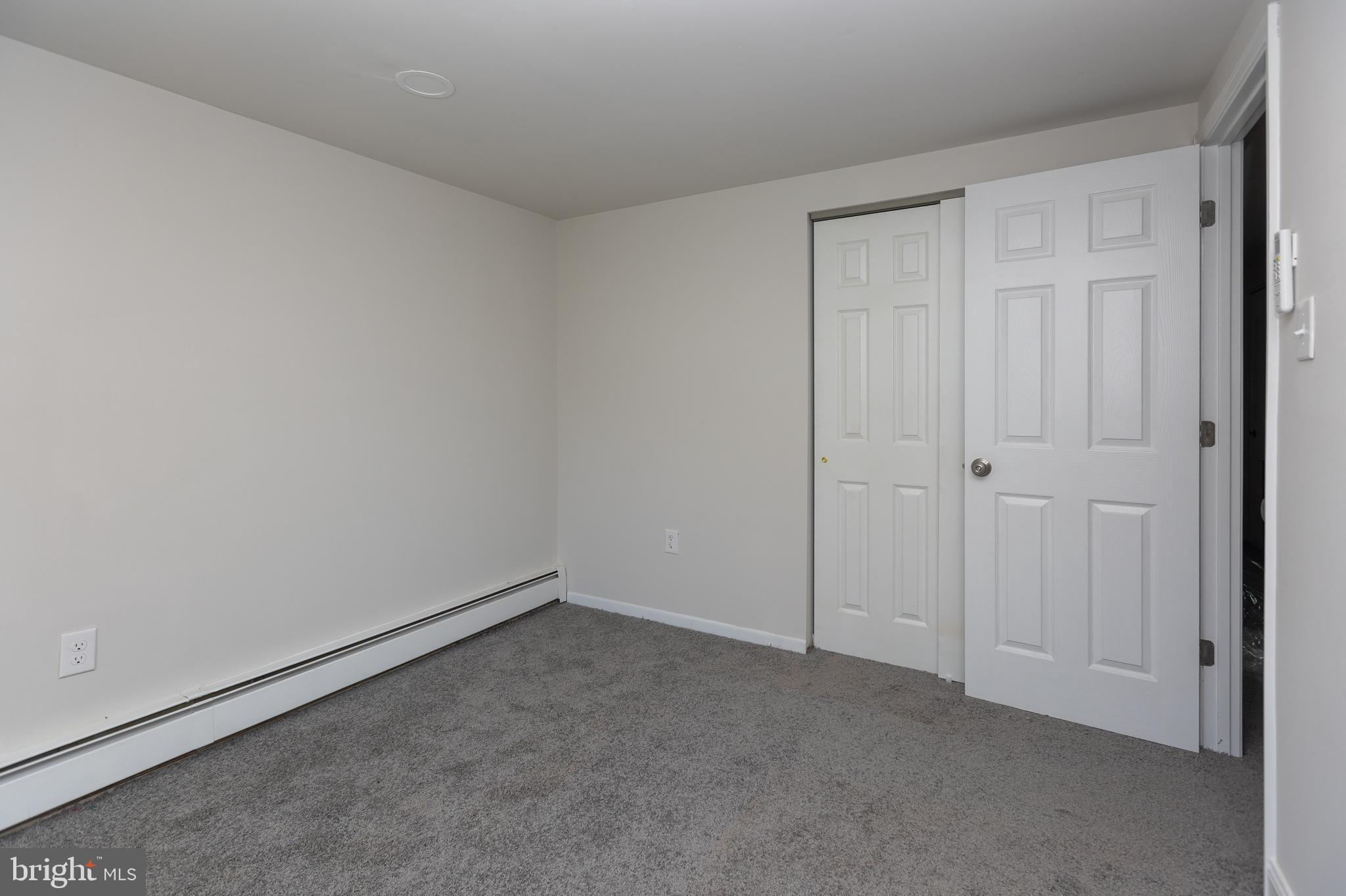 LEXINGTON COURT - Residential