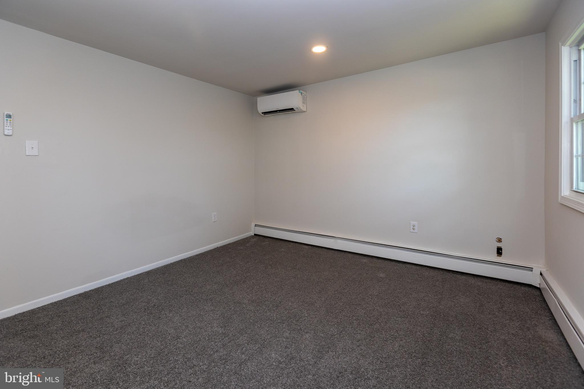 LEXINGTON COURT - Residential