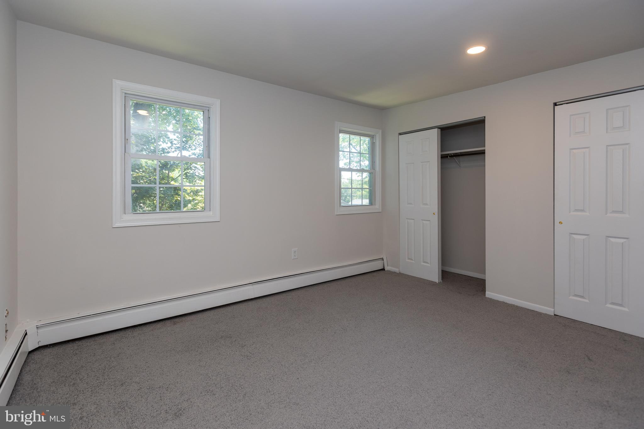 LEXINGTON COURT - Residential