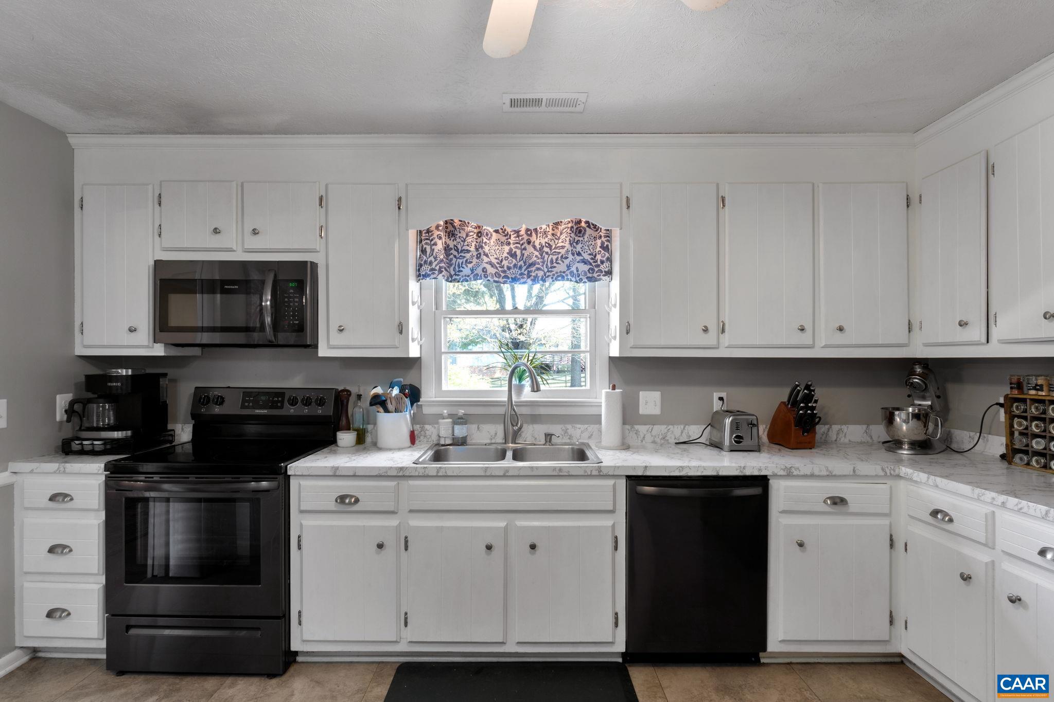 WALNUT GROVE FARM - Residential