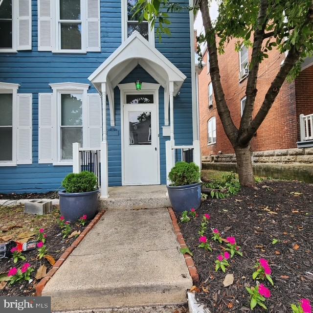 Single-family home, 3 bedrooms, 1.5 baths. Large laundry room on second floor. Plus extra large closet on second floor.
New heat pump and central air. Rear deck. Call Alice to schedule a showing.