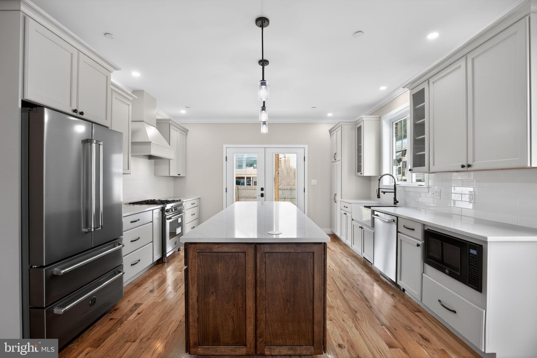 AVONDALE - Residential