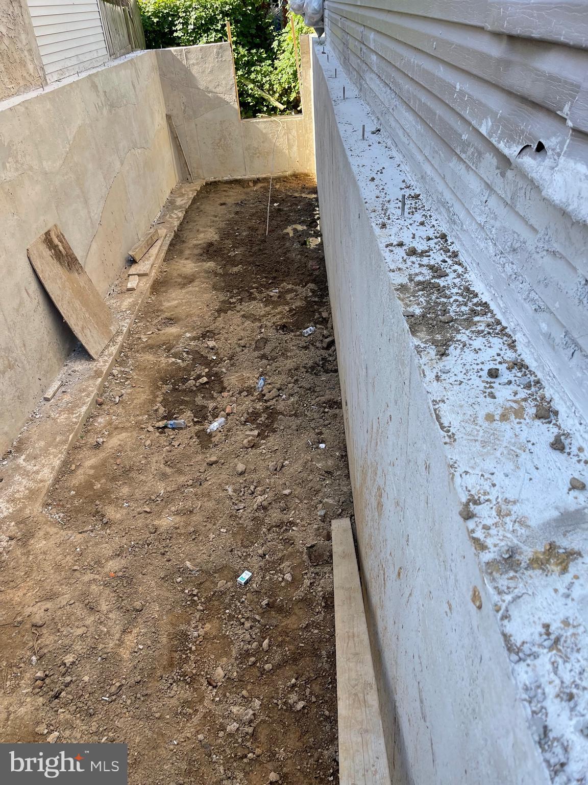 EAST KENSINGTON - Land