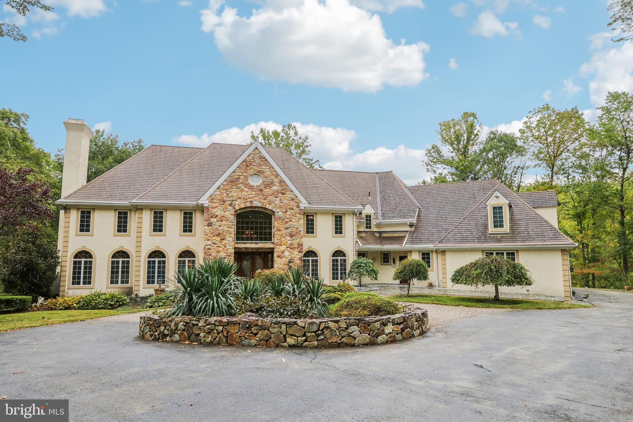 RADNOR HUNT - Residential