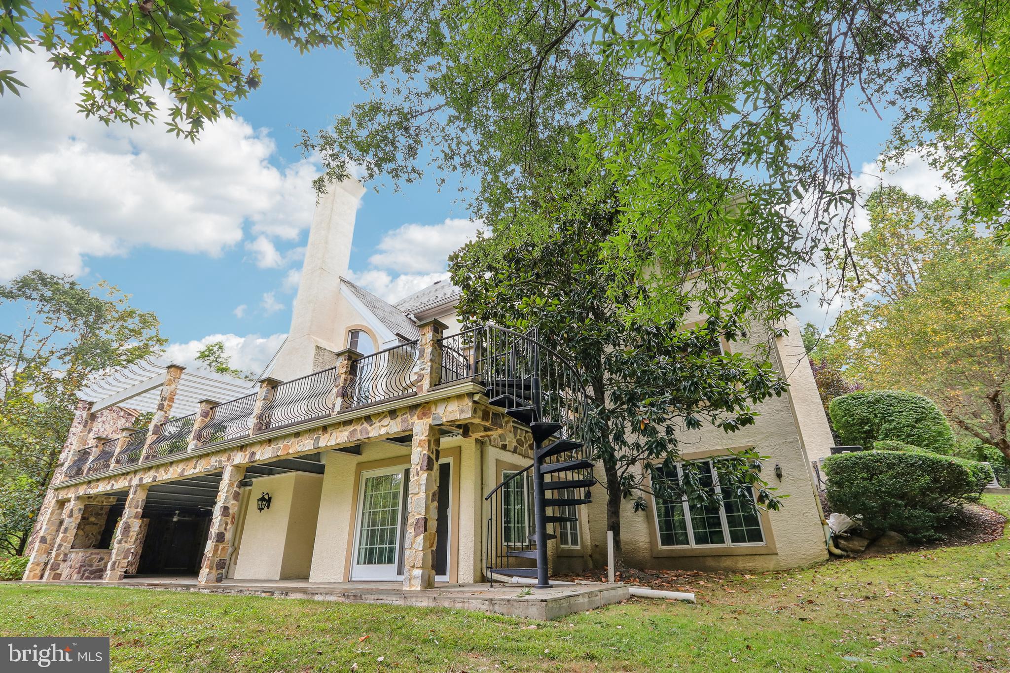 RADNOR HUNT - Residential