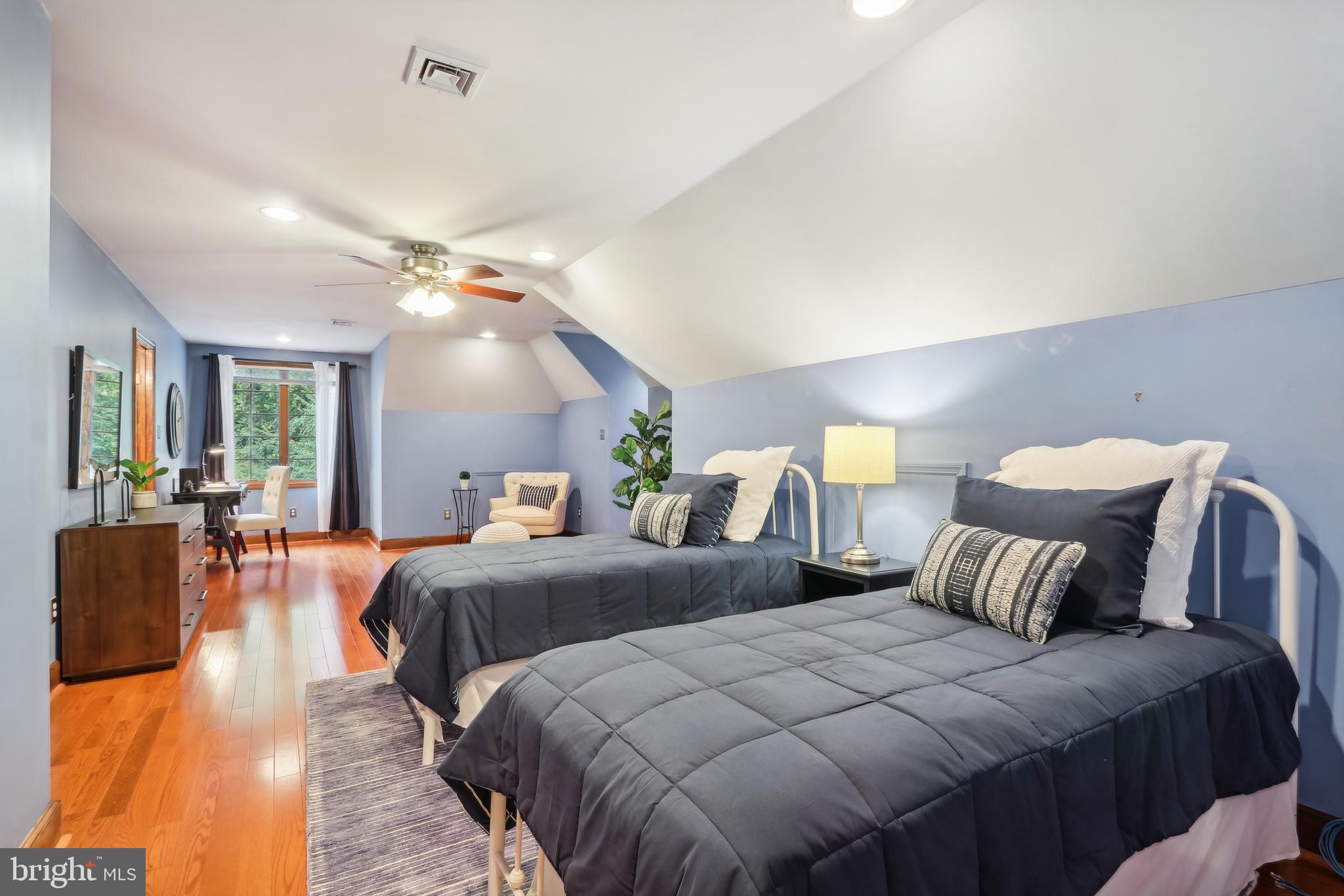 RADNOR HUNT - Residential