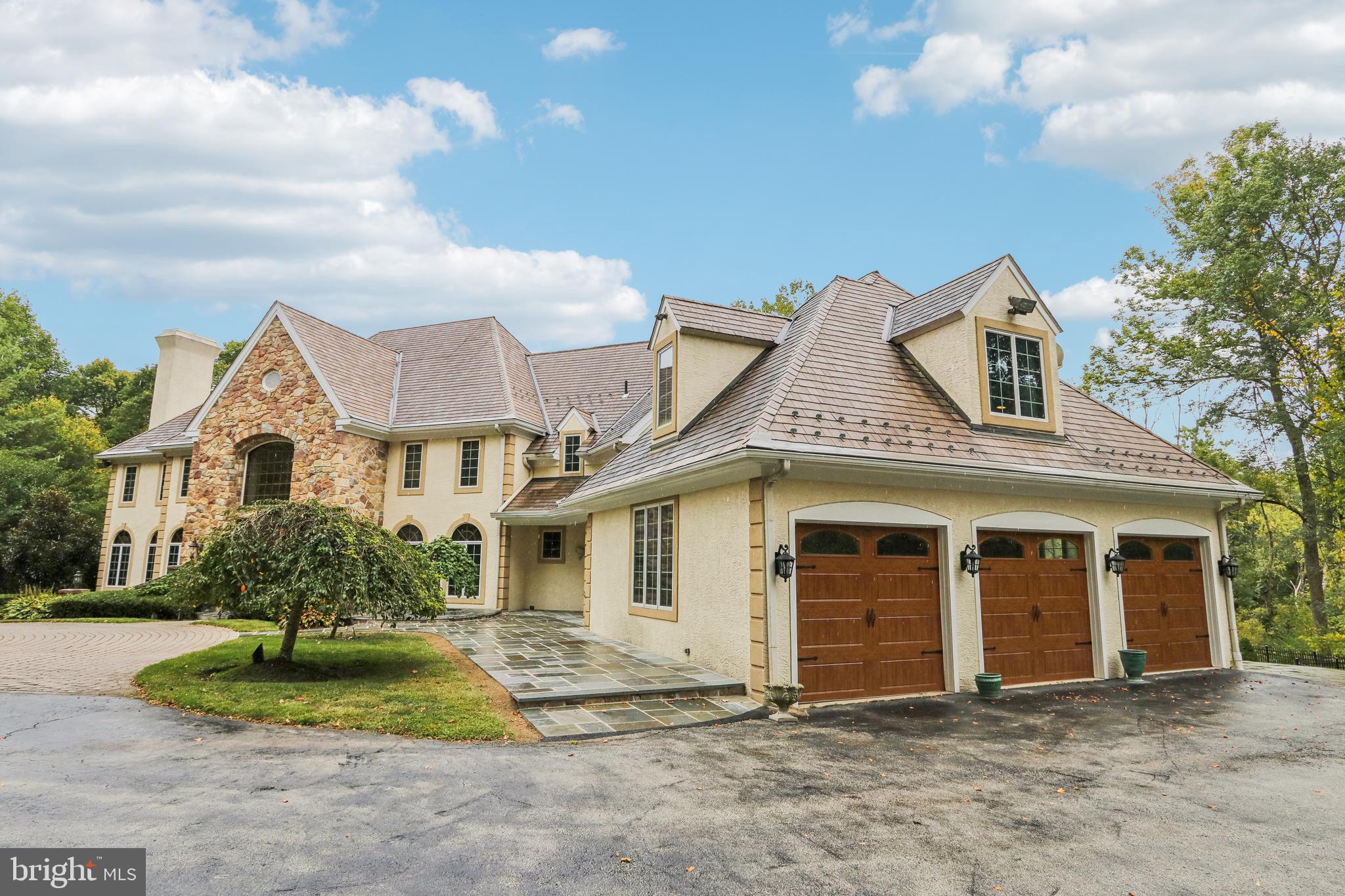 RADNOR HUNT - Residential