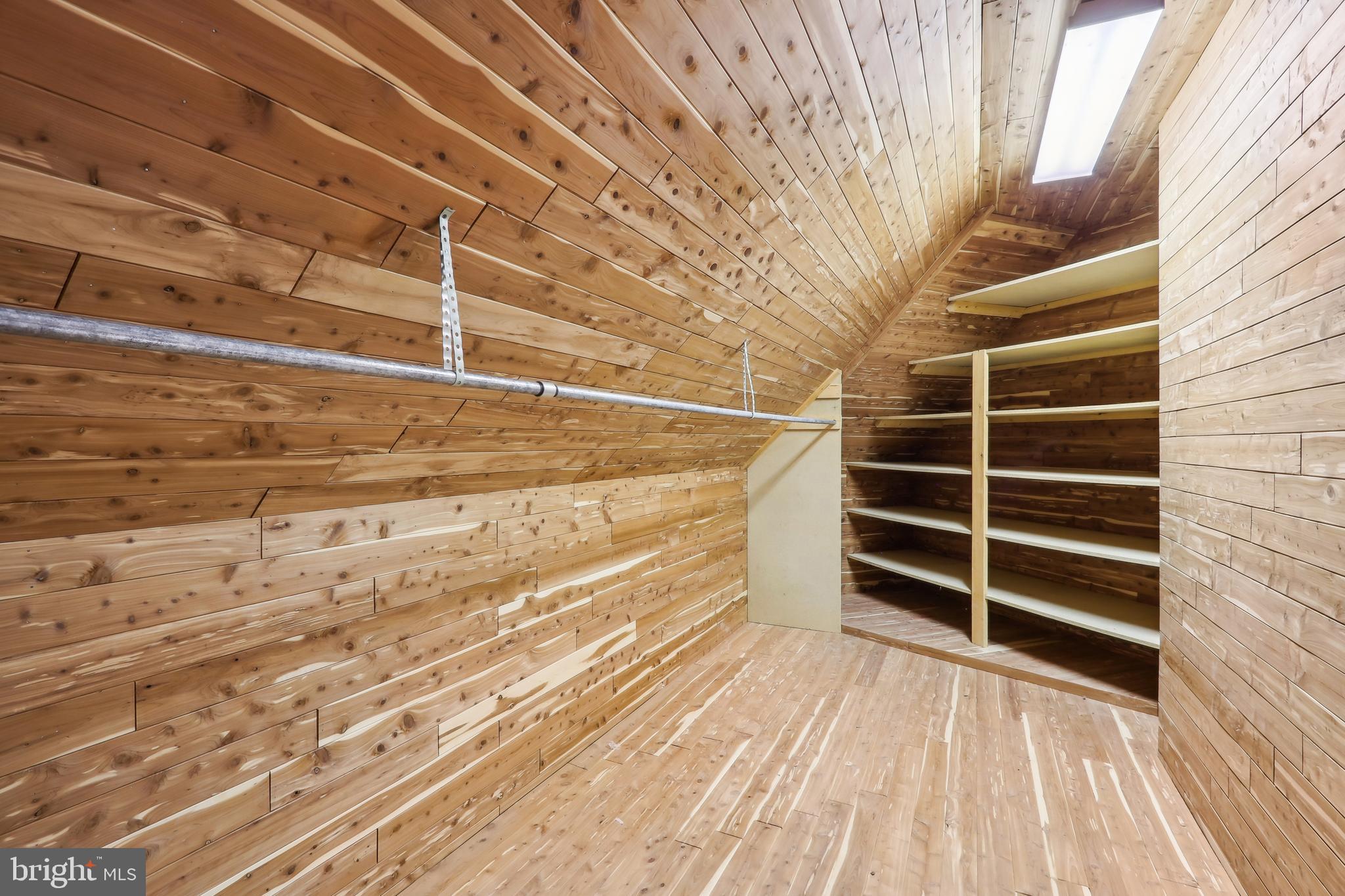 RADNOR HUNT - Residential