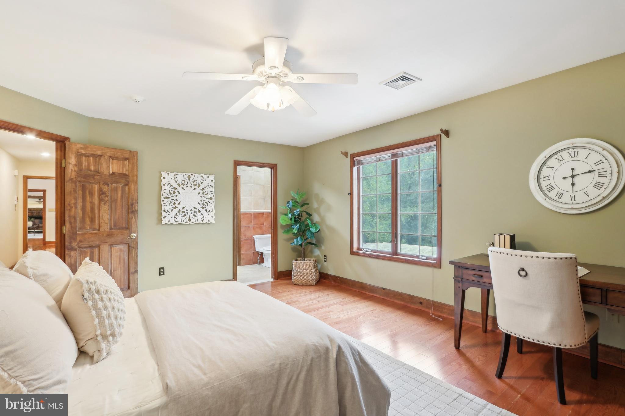 RADNOR HUNT - Residential