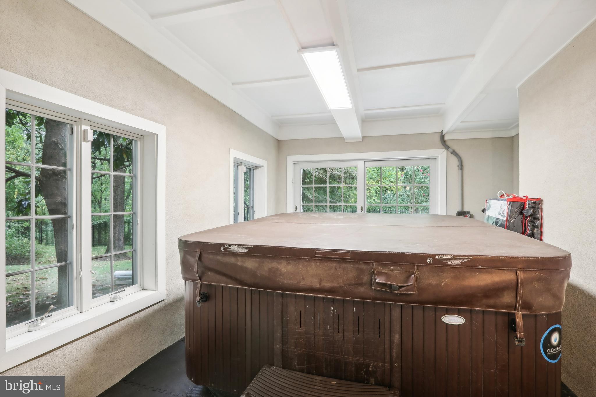 RADNOR HUNT - Residential