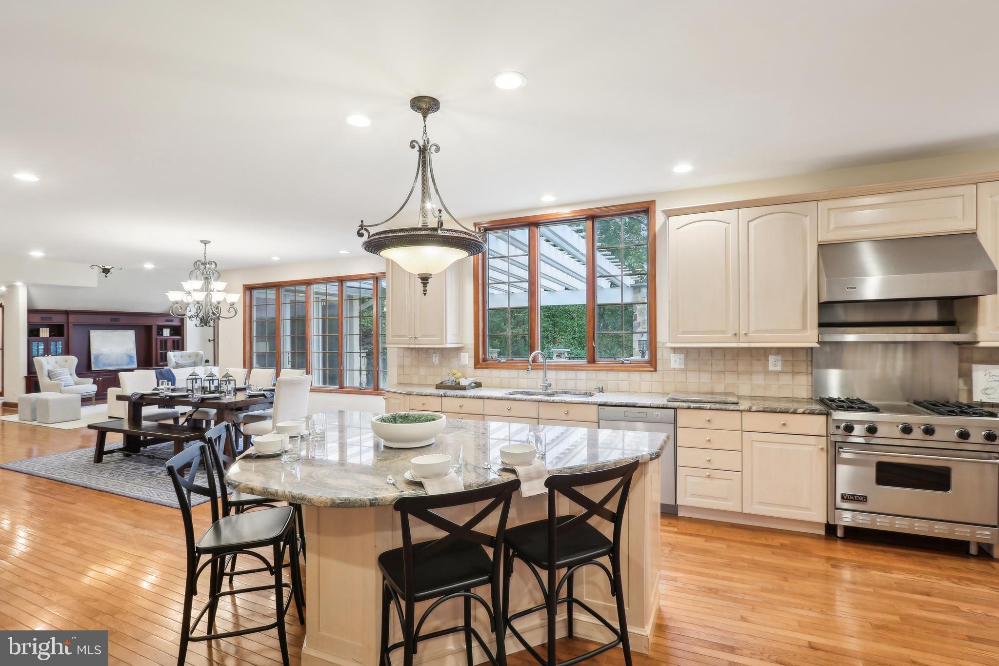 RADNOR HUNT - Residential