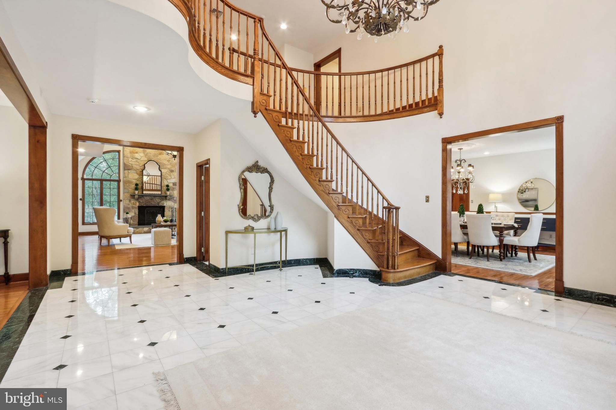 RADNOR HUNT - Residential